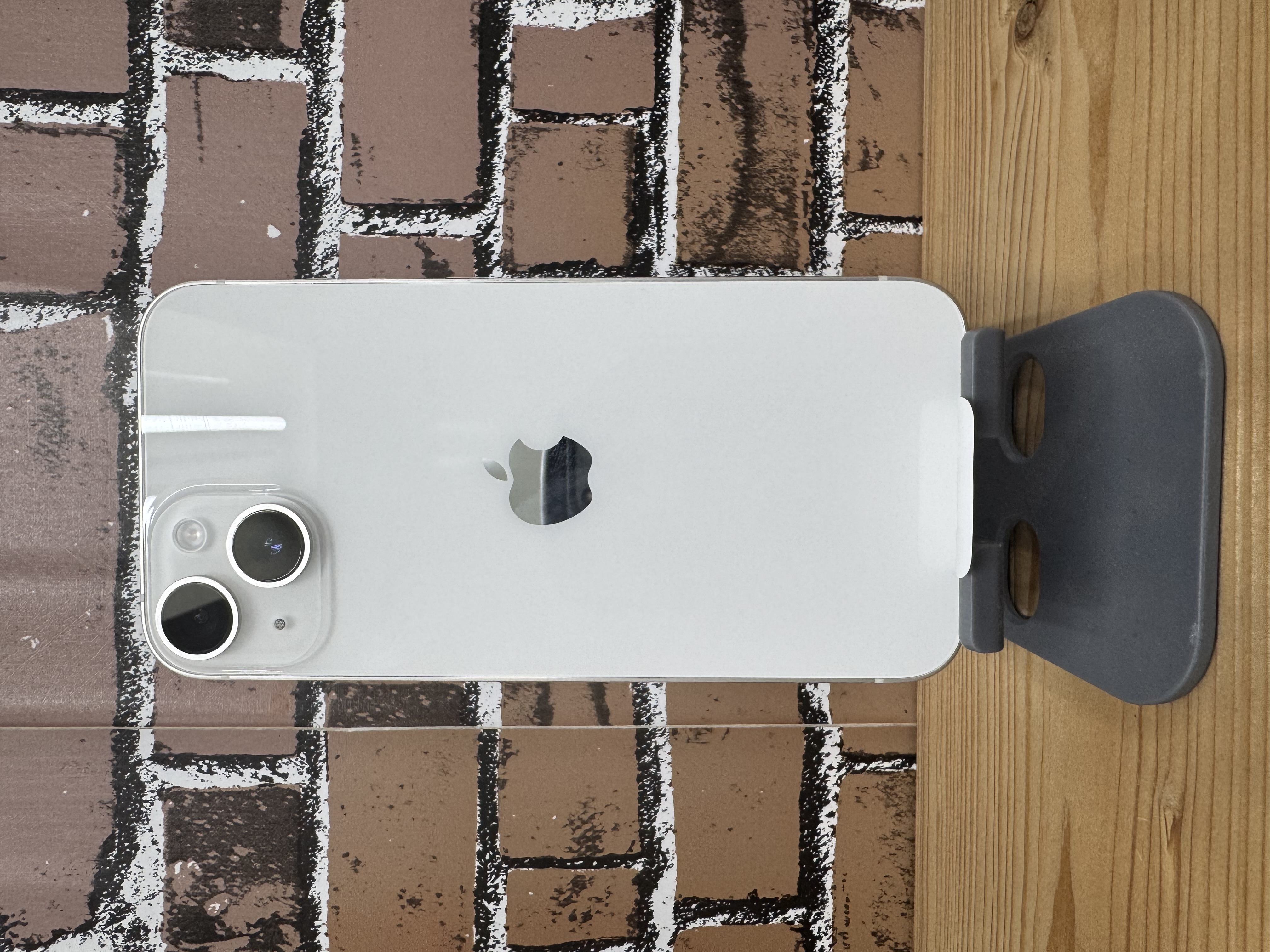 iPhone14 128GB ホワイト SBM△ 【石垣店】