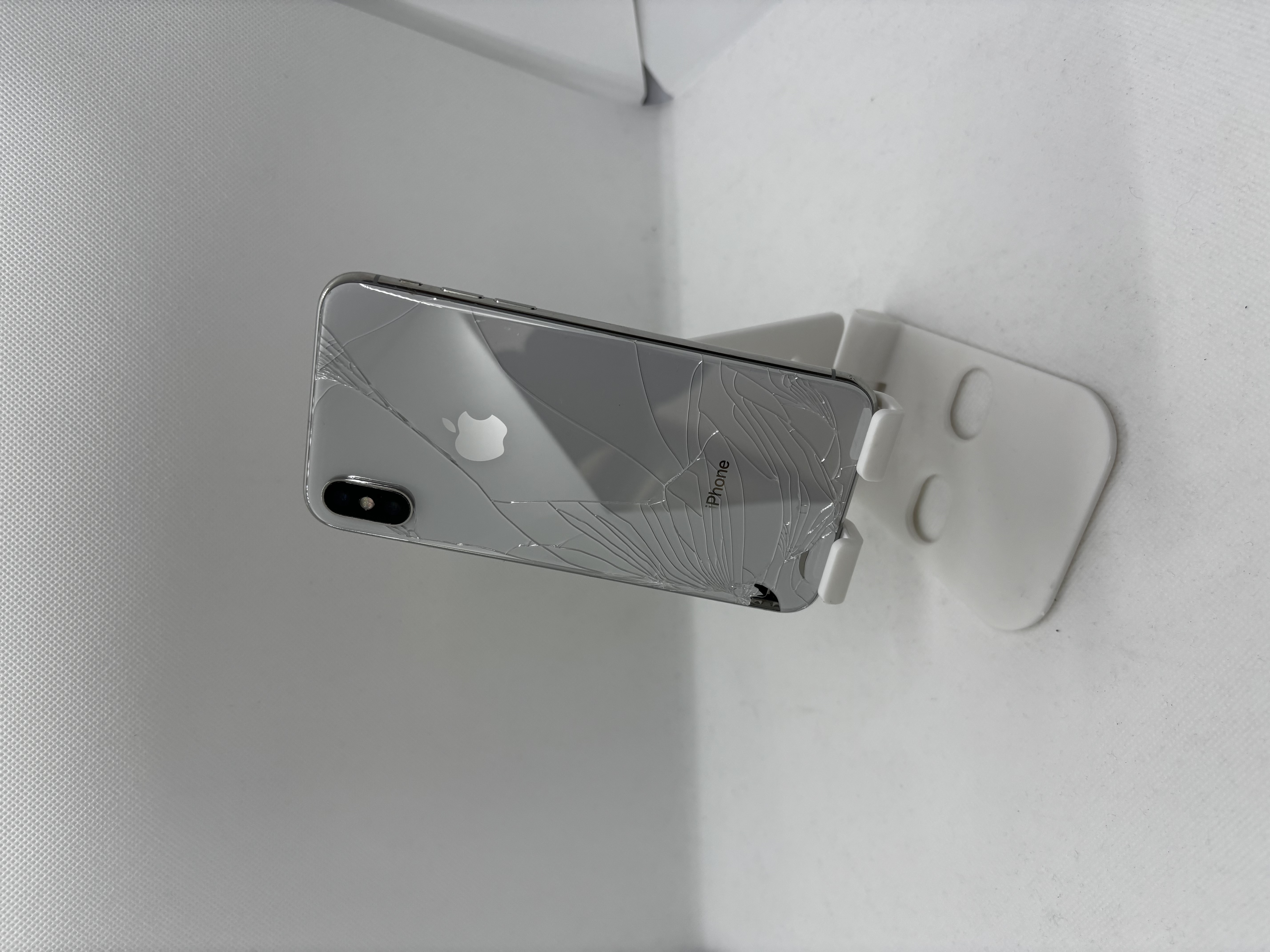 iPhone XS  256GB シルバー Apple ー 【浦添店】