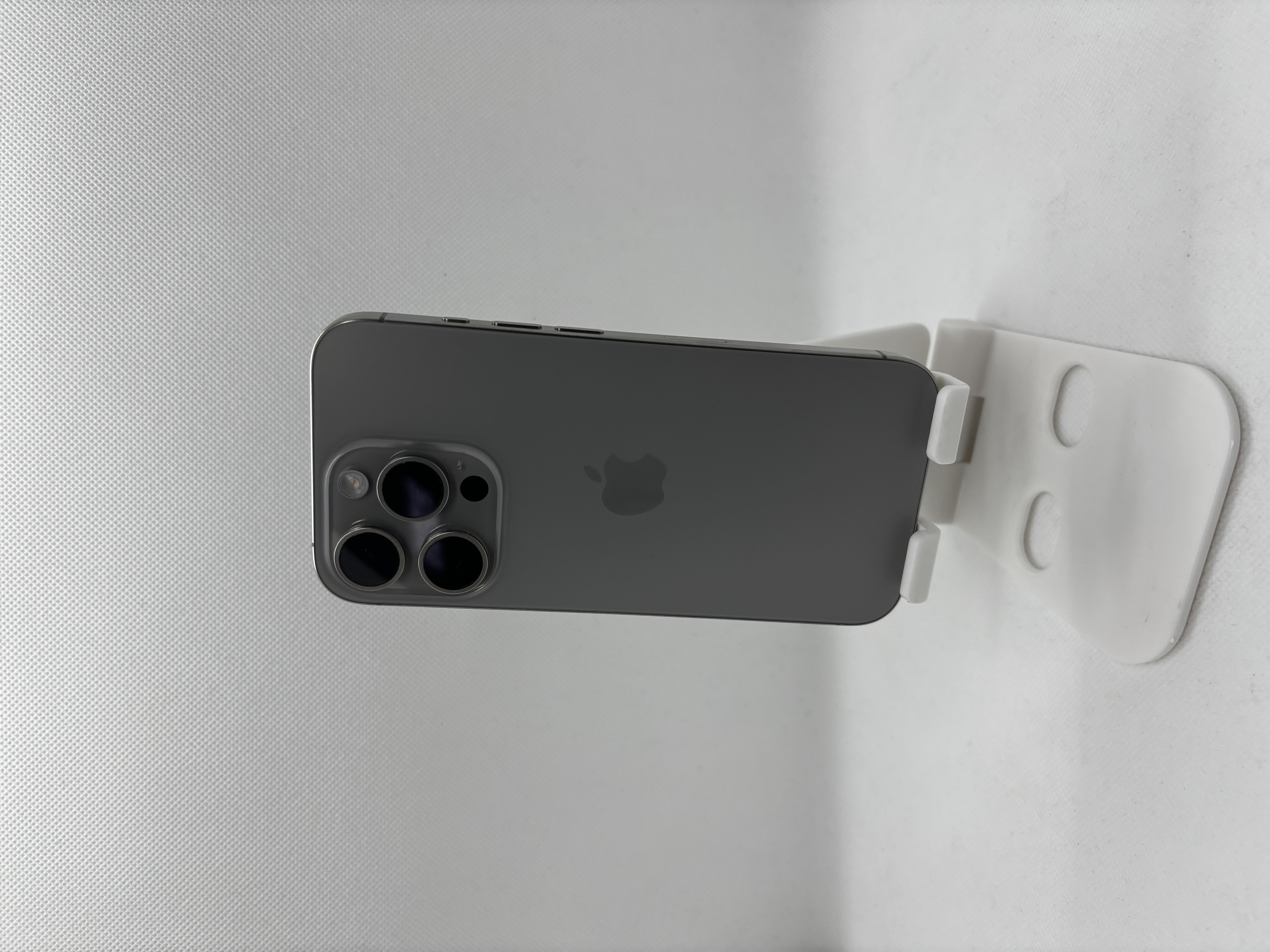 iPhone15 Pro  128GB ナチュラルチタニウム docomo○ 【浦添店】