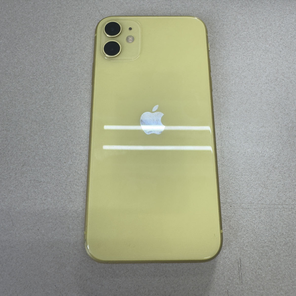 iPhone 11 256GB イエロー SBM ○ 【石垣店】