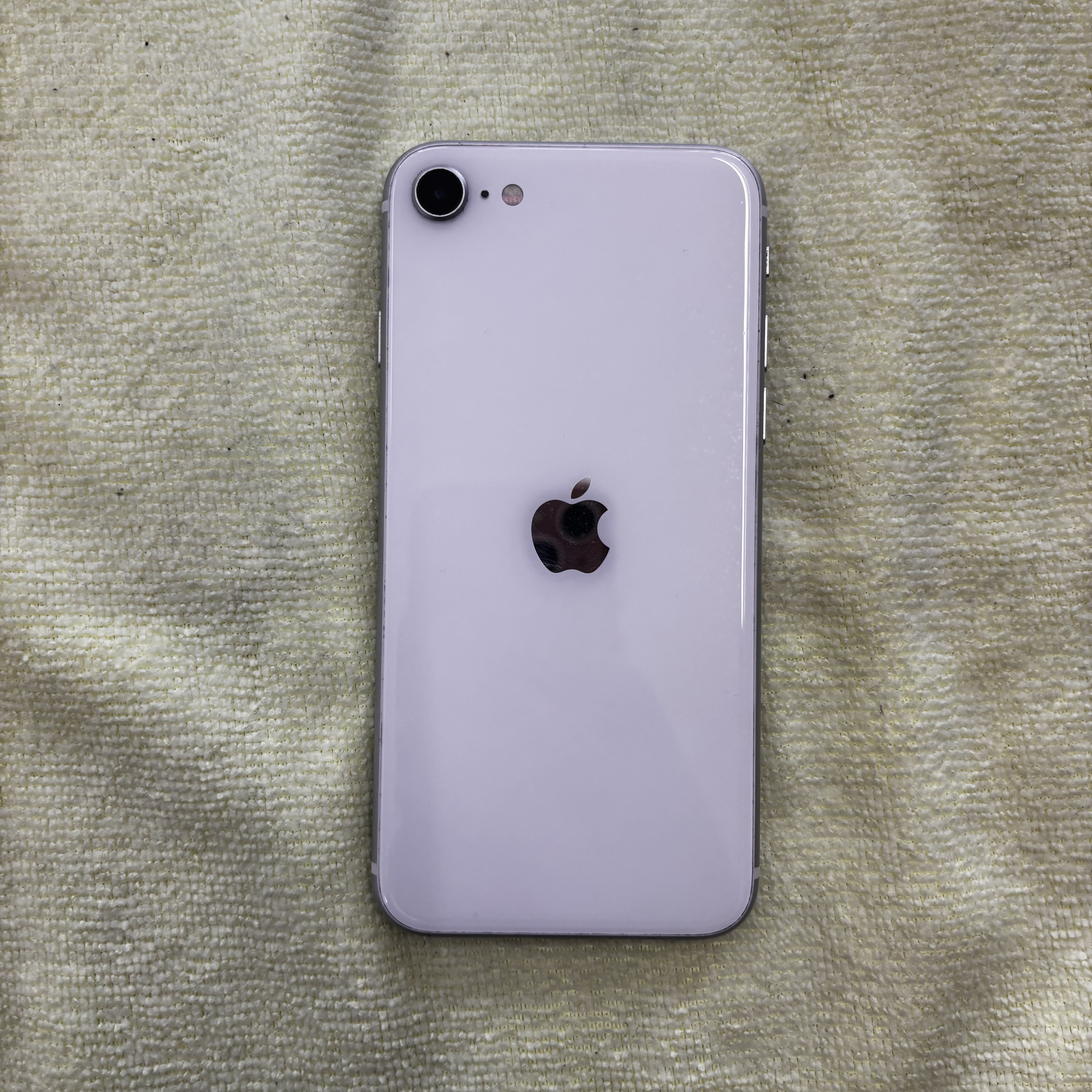 【iPhoneSE2】買取 128GB | ホワイト　《浦添店》