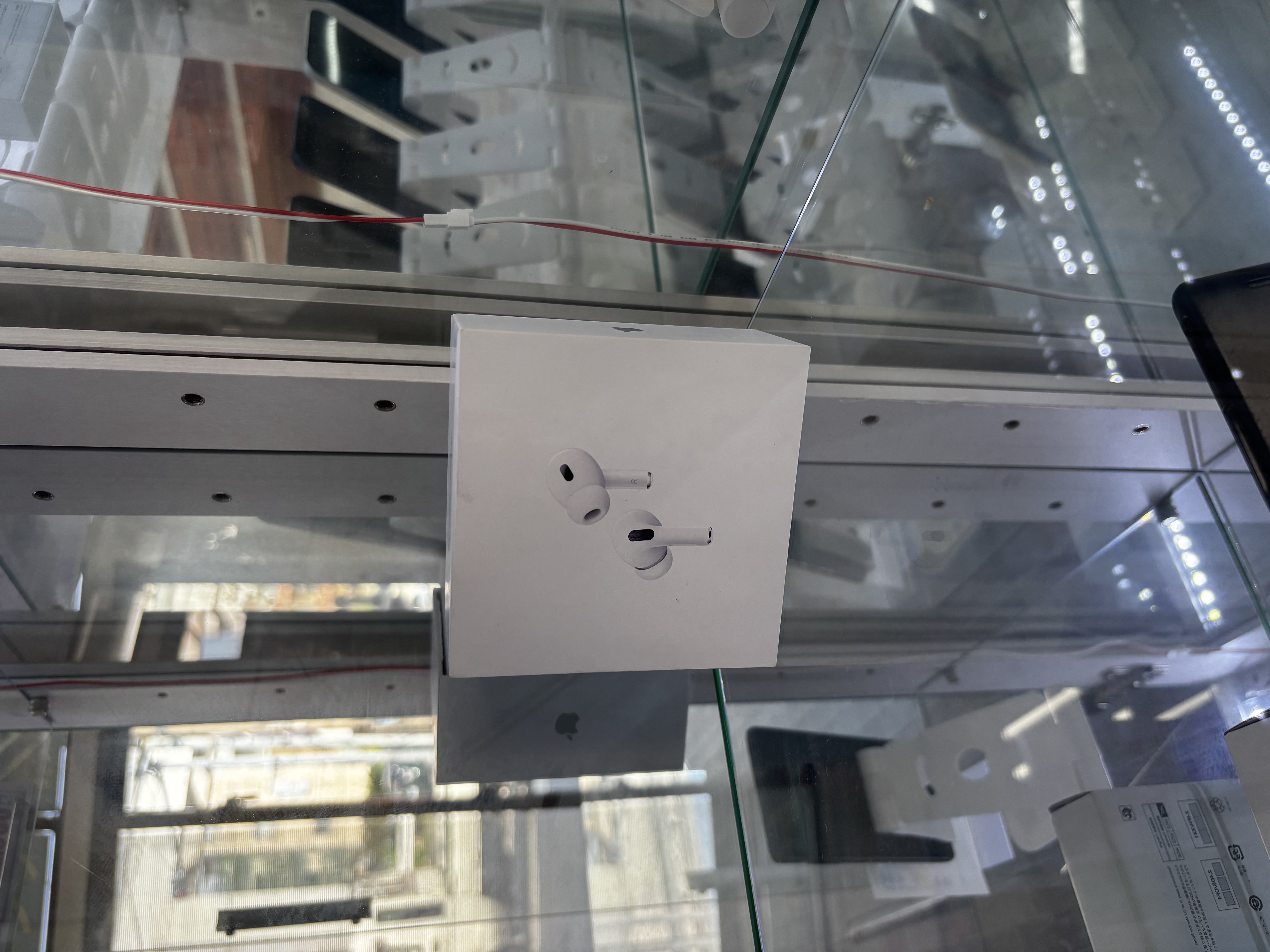AirPods Pro 第2世代 MTJV3J/A 【那覇店】