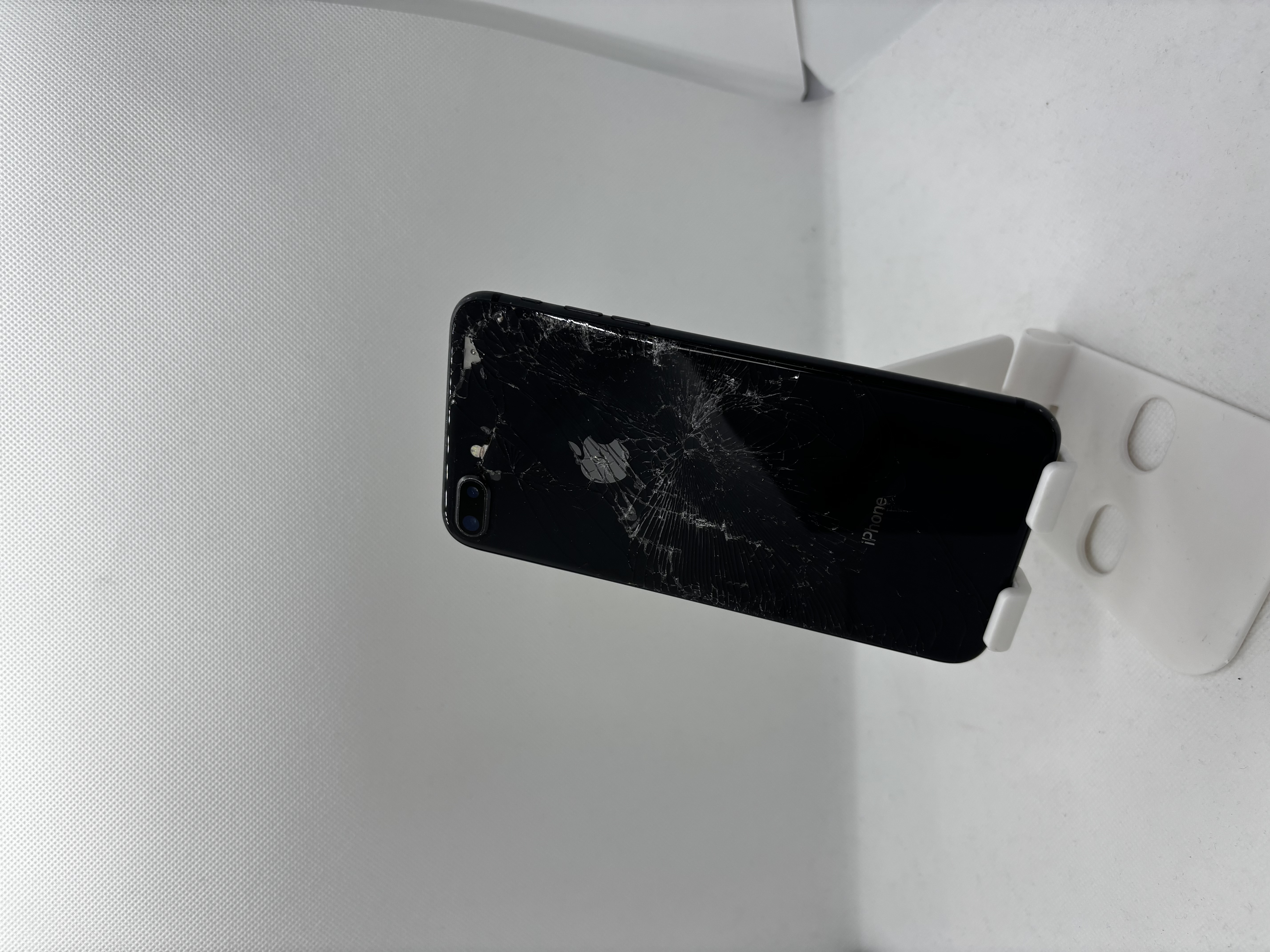 iPhone 8Plus  64GB スペースグレイ Apple ー 【浦添店】