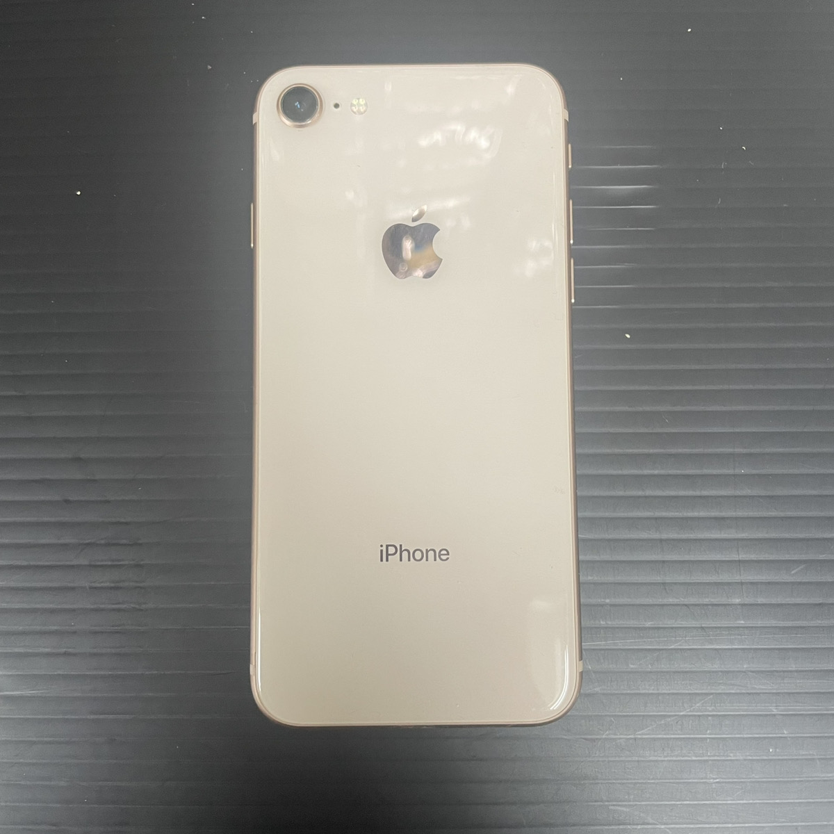【iPhone8】買取 128GB | ゴールド　《石垣店》