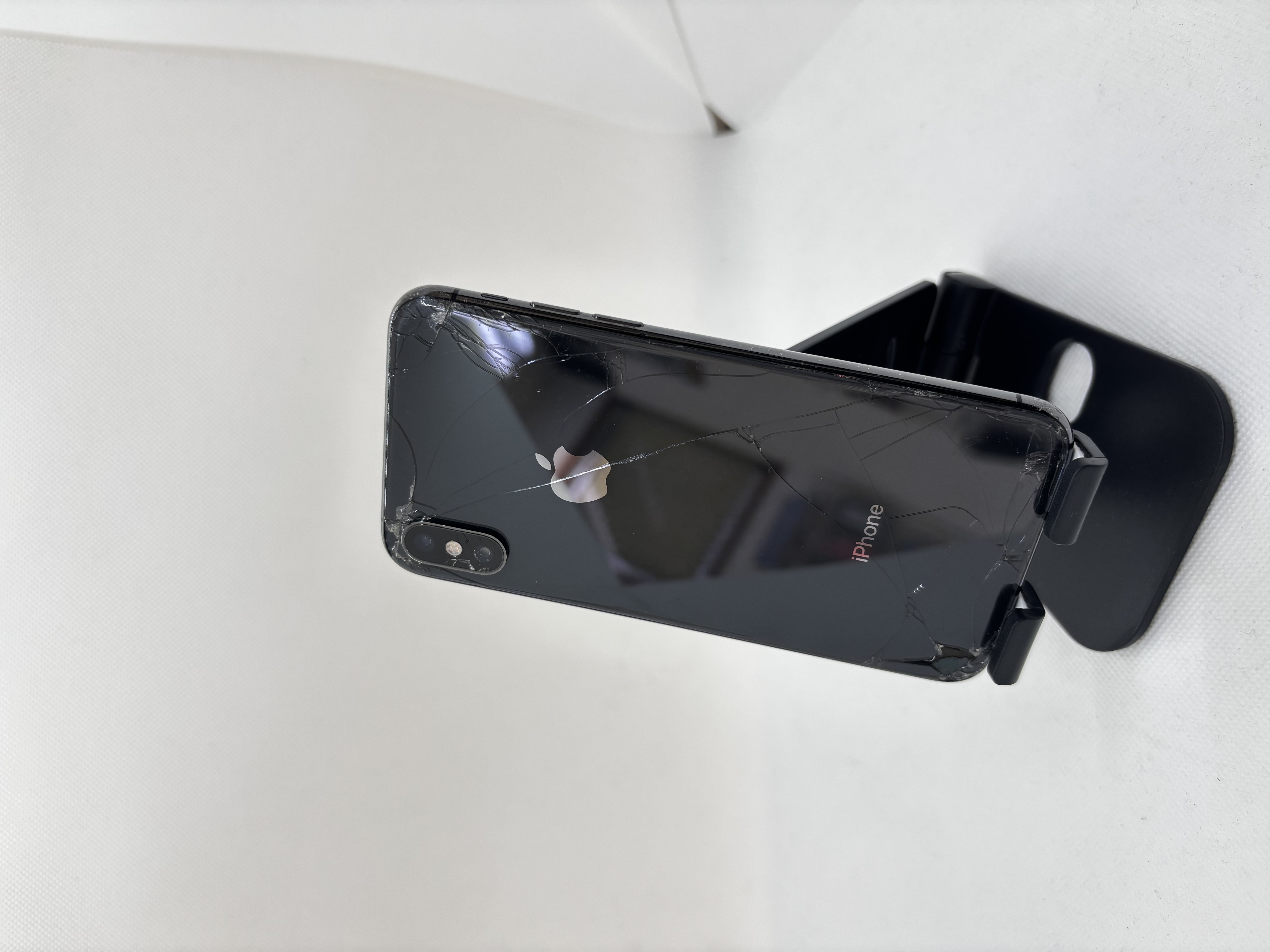 iPhone X  128GB ブラック au ○ 【浦添店】