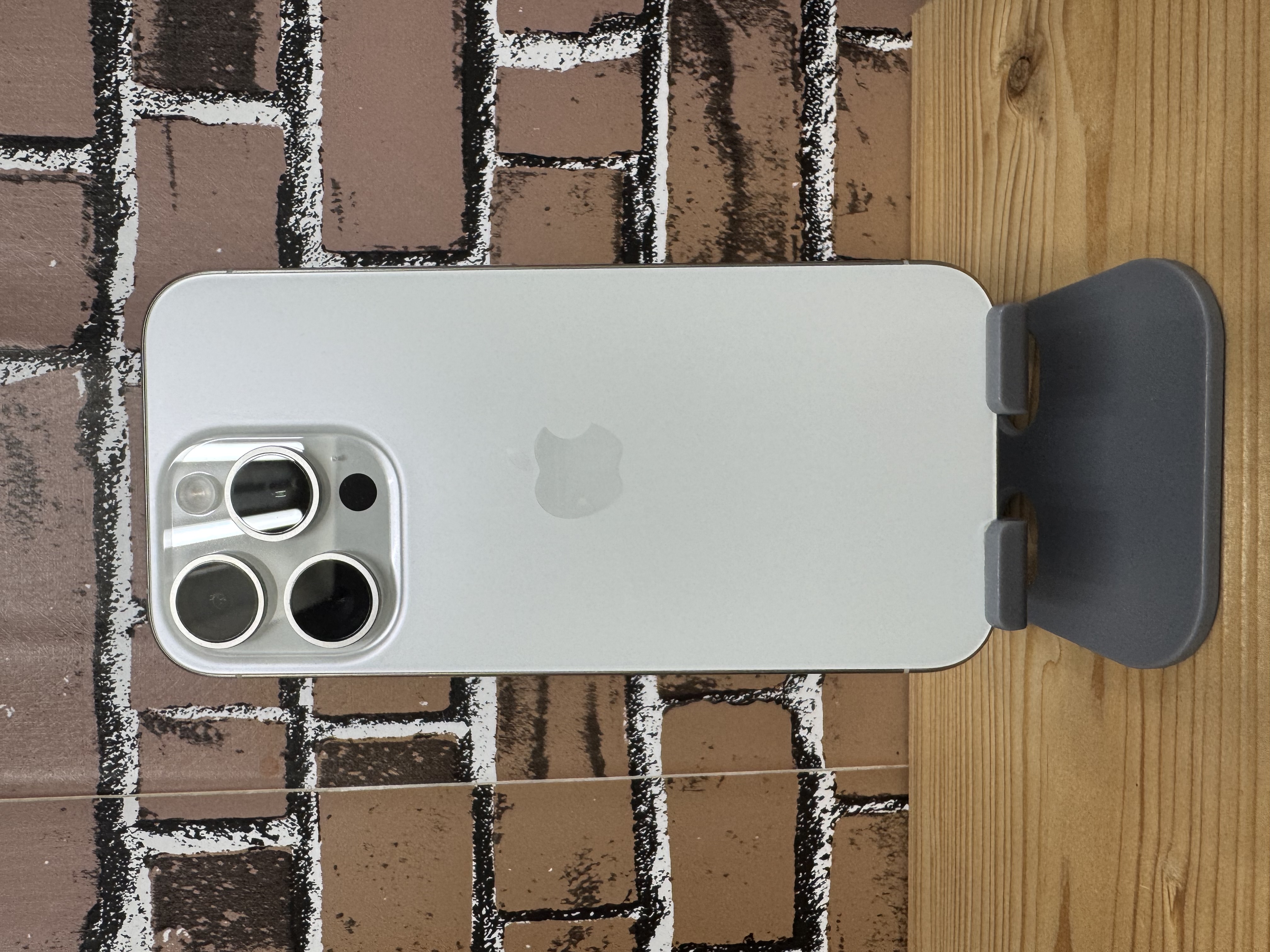 iPhone15 Pro 128GB ホワイトチタニウム SBM △ 【石垣店】