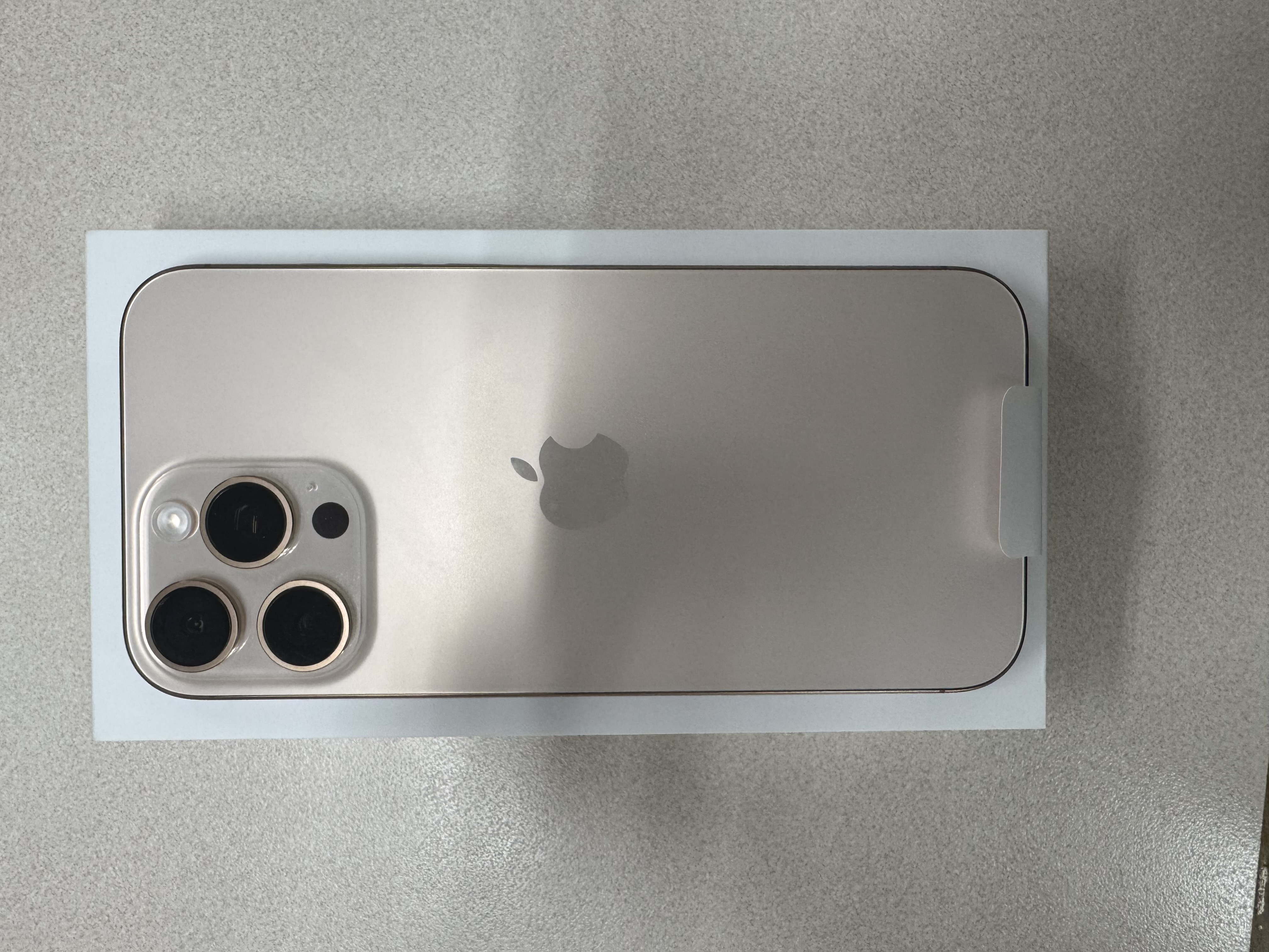 iPhone16 ProMax 1TB ナチュラルチタニウム au△【石垣店】