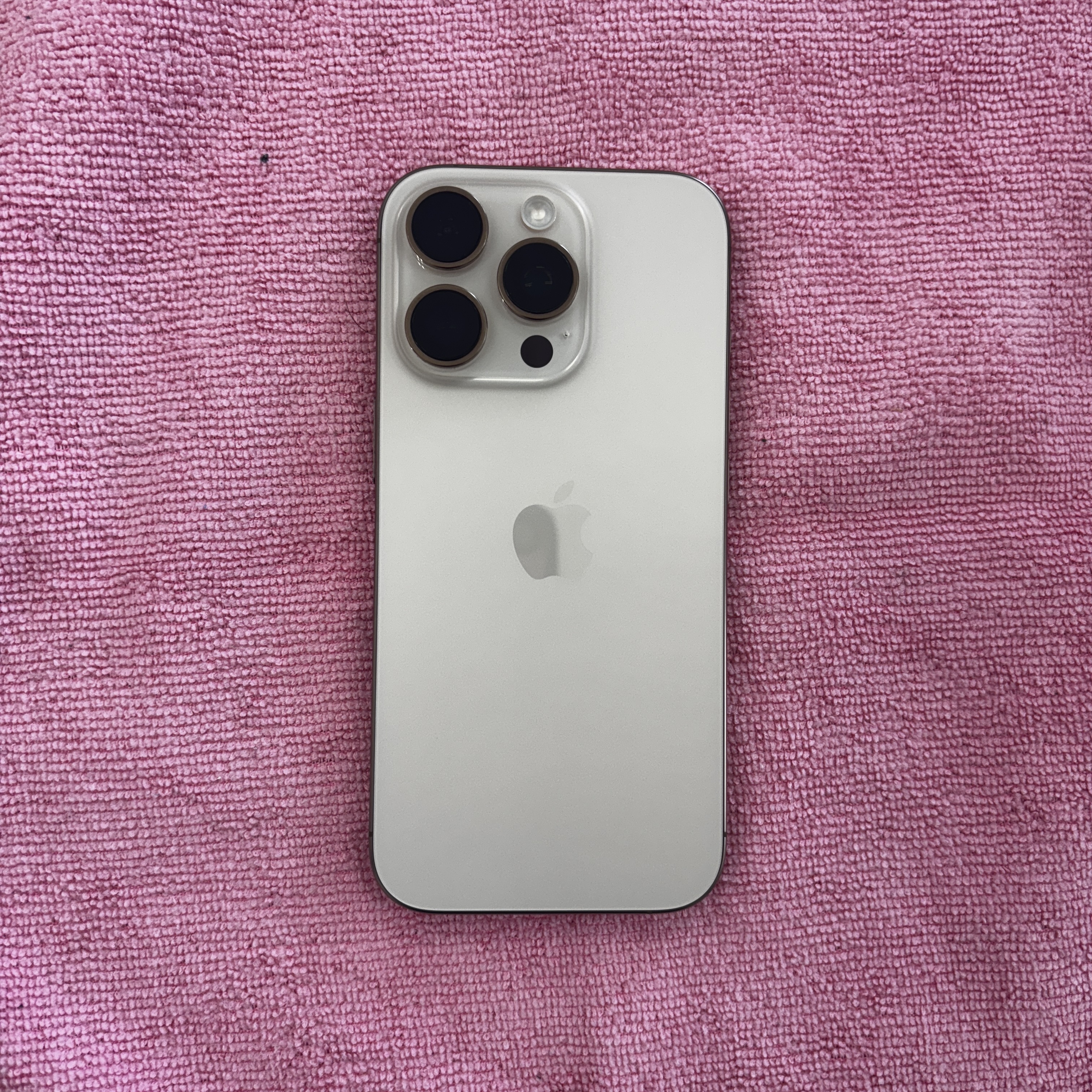 【iPhone15Pro】買取 512GB｜ホワイトチタニウム 《那覇店》