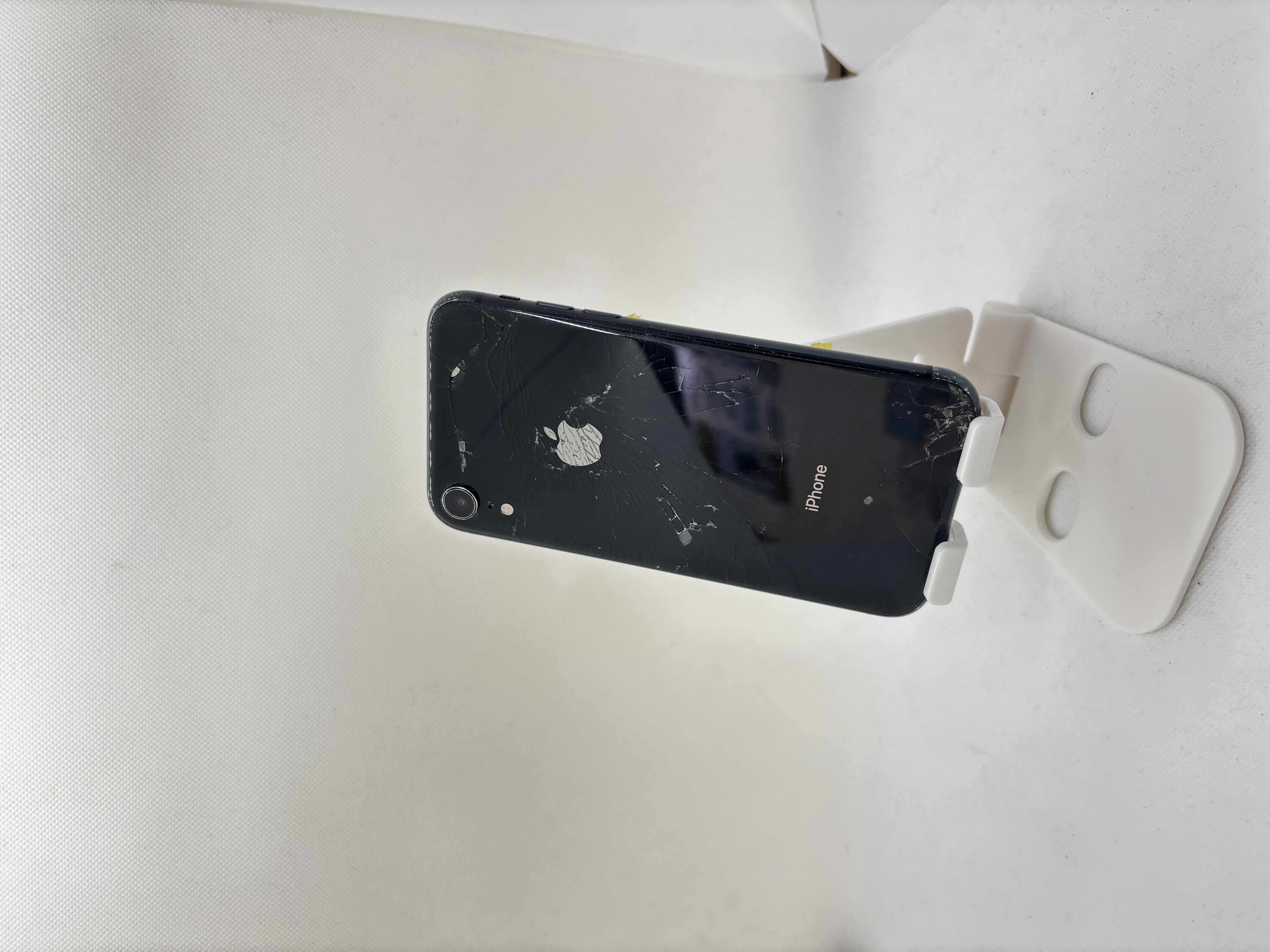 iPhone XR  256GB ブラック Apple ー 【浦添店】