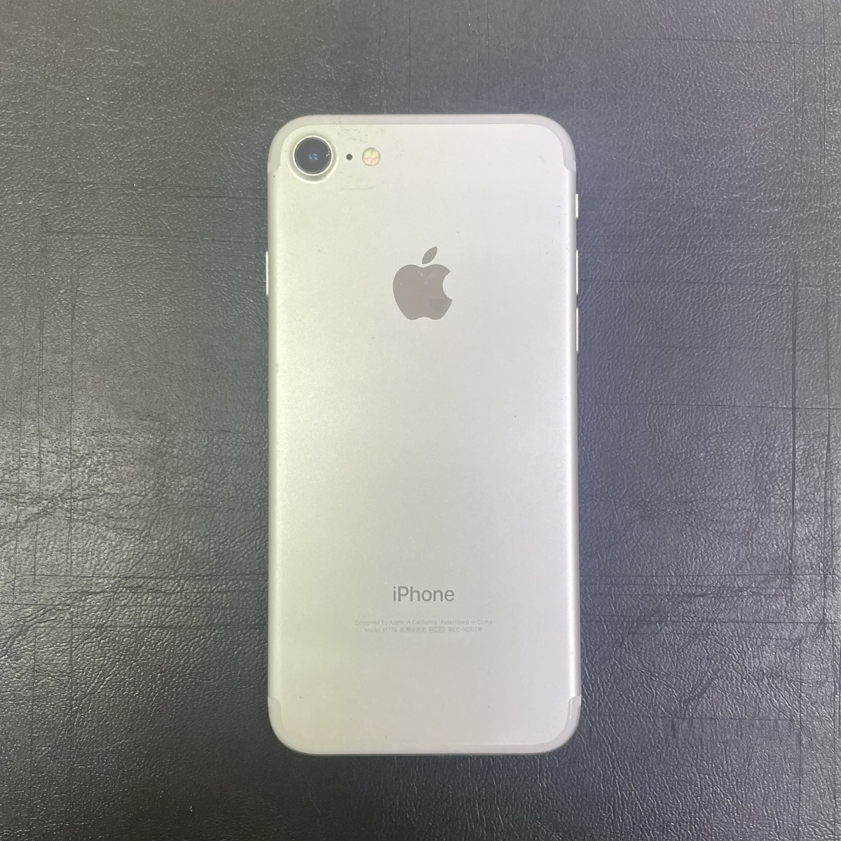 iPhone7 シルバー 256GB SBM ⚪︎　【宮古店】